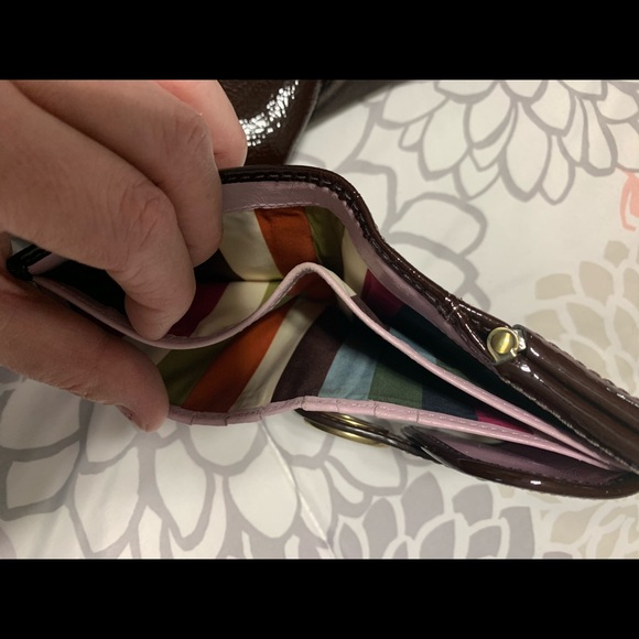 Beautiful Coach brown leather patent wallet - Picture 4 of 6